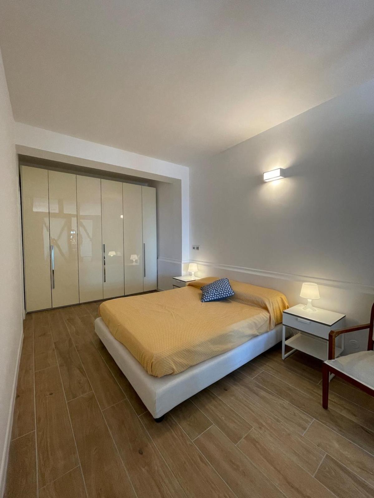 Sunshine Apartment Taormina Buitenkant foto