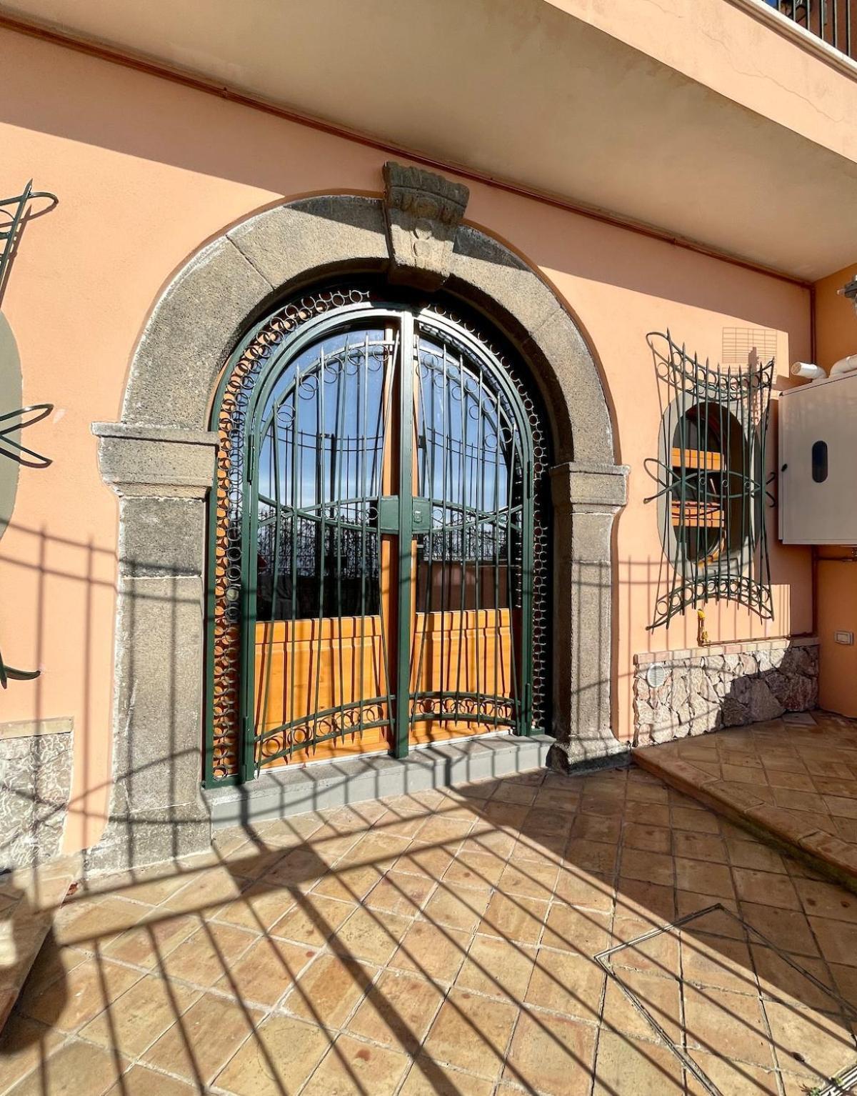 Sunshine Apartment Taormina Buitenkant foto